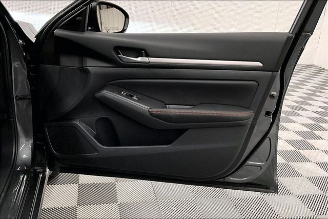 2026 Nissan Altima 2.5 SR - Midnight Edition