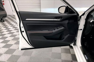 2026 Nissan Altima 2.5 SR - Midnight Edition