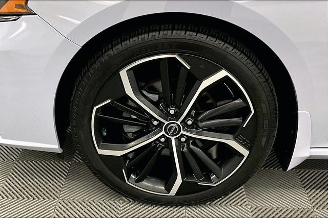 2023 Nissan Altima 2.5 SR Premium Pkg - Sunroof - Blind Spot Detection