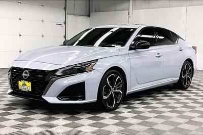 2023 Nissan Altima 2.5 SR Premium Pkg - Sunroof - Blind Spot Detection