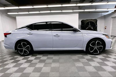 2023 Nissan Altima 2.5 SR Premium Pkg - Sunroof - Blind Spot Detection