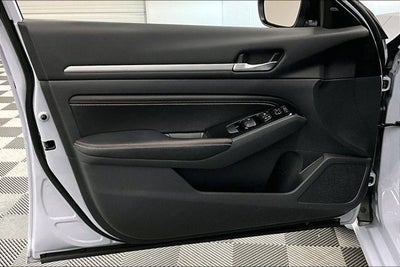 2023 Nissan Altima 2.5 SR Premium Pkg - Sunroof - Blind Spot Detection