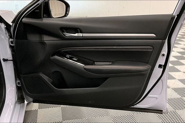 2023 Nissan Altima 2.5 SR Premium Pkg - Sunroof - Blind Spot Detection