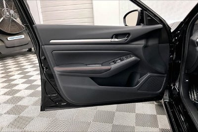 2026 Nissan Altima 2.5 SR AWD - Midnight Edition
