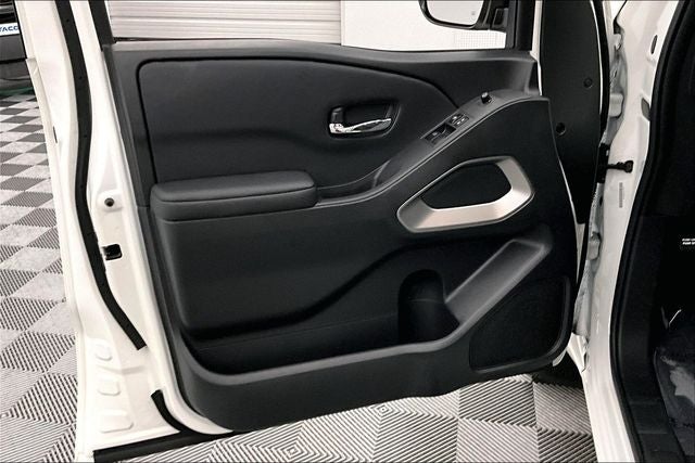 2025 Nissan Frontier SV - Convenience Package