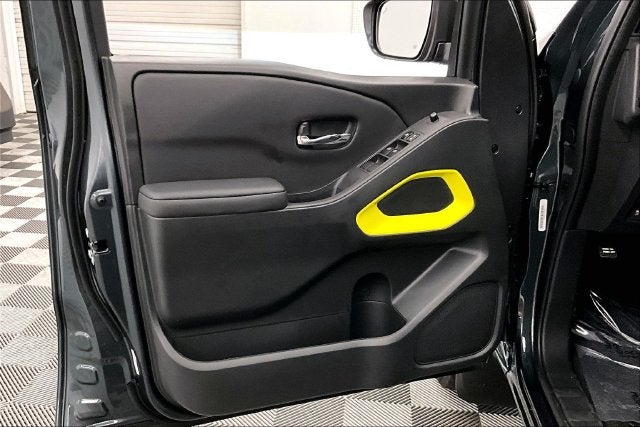 2027 Nissan Frontier SV - Sport, Convenience, Black Accent, Tow Pkgs