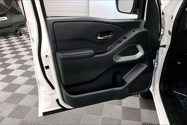 2026 Nissan Frontier SV - Convenience and Tow Packages