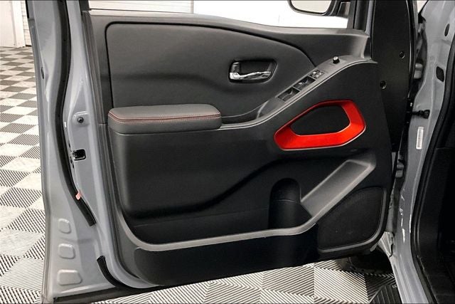 2024 Nissan Frontier PRO-4X 4x4 - Adaptive Cruise - Blind Spot Detection