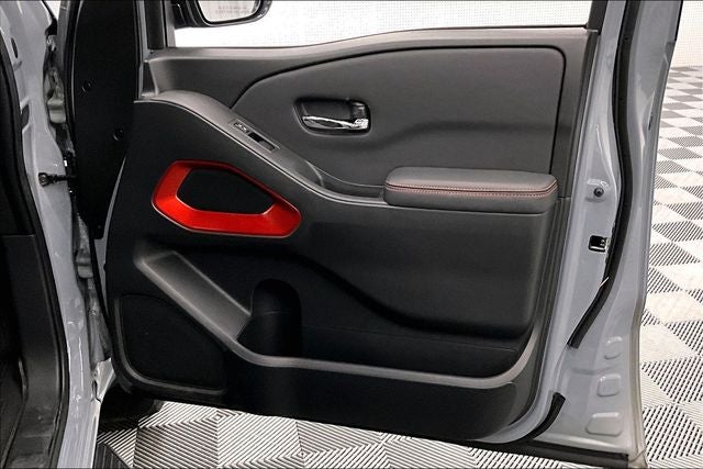 2024 Nissan Frontier PRO-4X 4x4 - Adaptive Cruise - Blind Spot Detection