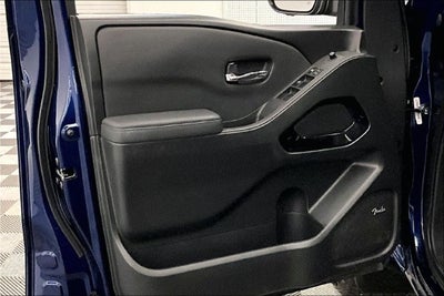 2022 Nissan Frontier PRO-4X 4x4-Sunroof-Adaptive Cruise-Htd Leather