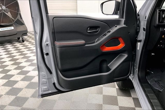 2026 Nissan Frontier PRO-4X w/R Package 4WD - Convenience and Tow Pkgs