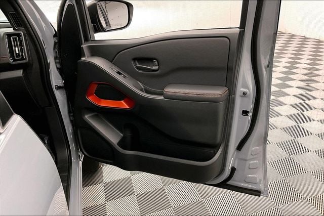 2026 Nissan Frontier PRO-4X w/R Package 4WD - Convenience and Tow Pkgs