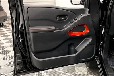 2026 Nissan Frontier PRO-4X 4WD - Convenience and Tow Packages