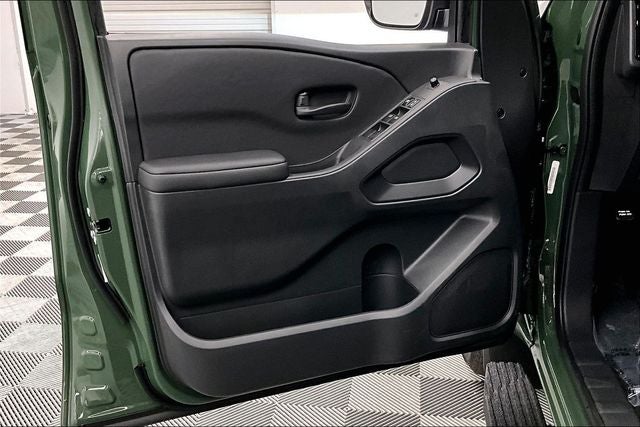 2026 Nissan Frontier SV 4WD LWB - Dark Armor, Convenience, Tow Pkgs
