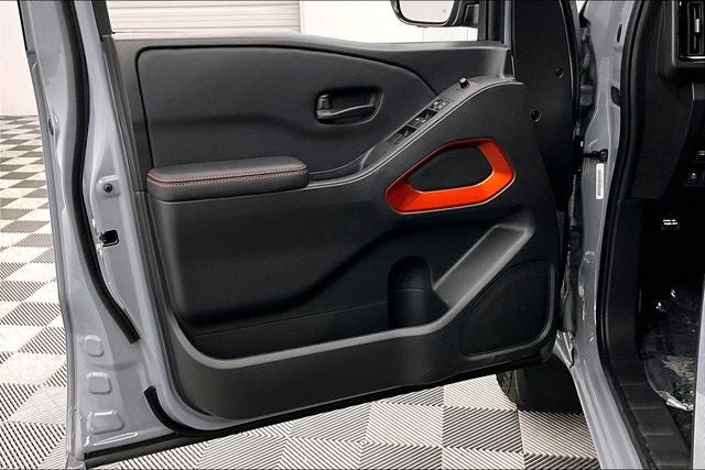 2026 Nissan Frontier PRO-4X 4WD - Convenience and Tow Packages