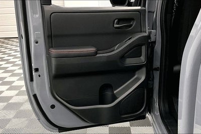 2026 Nissan Frontier PRO-4X 4WD - Convenience and Tow Packages