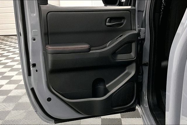 2026 Nissan Frontier PRO-4X 4WD - Convenience and Tow Packages