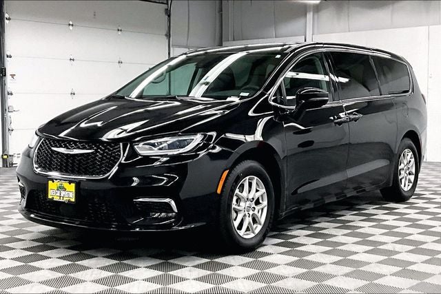 2024 Chrysler Pacifica Touring L Adaptive Cruise - Htd Seats - Remote Start