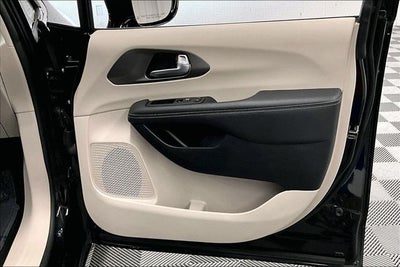 2024 Chrysler Pacifica Touring L Adaptive Cruise - Htd Seats - Remote Start