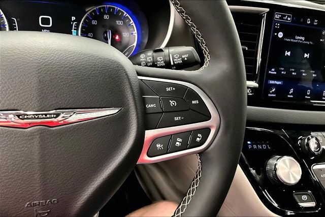 2024 Chrysler Pacifica Touring L Adaptive Cruise - Htd Seats - Remote Start