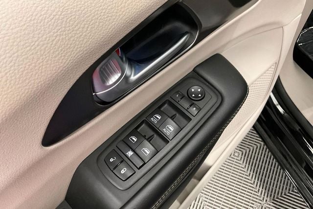 2024 Chrysler Pacifica Touring L Adaptive Cruise - Htd Seats - Remote Start