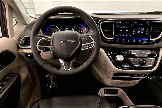 2024 Chrysler Pacifica Touring L Adaptive Cruise - Htd Seats - Remote Start