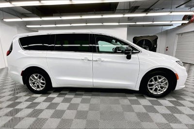2024 Chrysler Pacifica Touring L Adaptive Cruise-Htd Seats-Remote Start