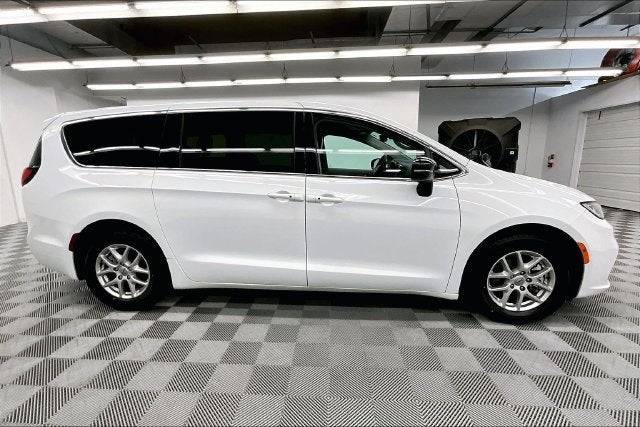 2024 Chrysler Pacifica Touring L Adaptive Cruise-Htd Seats-Remote Start