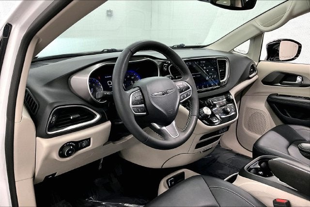 2024 Chrysler Pacifica Touring L Adaptive Cruise-Htd Seats-Remote Start