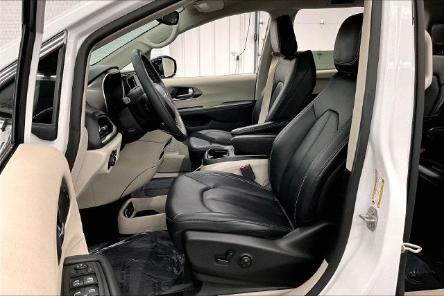 2024 Chrysler Pacifica Touring L Adaptive Cruise-Htd Seats-Remote Start