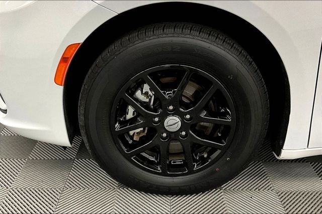 2024 Chrysler Pacifica Touring L Adaptive Cruise - Htd Seats - Remote Start