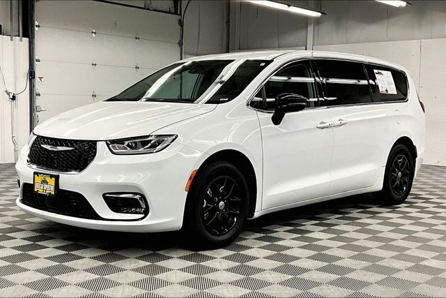 2024 Chrysler Pacifica Touring L Adaptive Cruise - Htd Seats - Remote Start