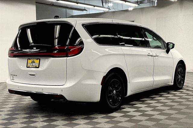 2024 Chrysler Pacifica Touring L Adaptive Cruise - Htd Seats - Remote Start