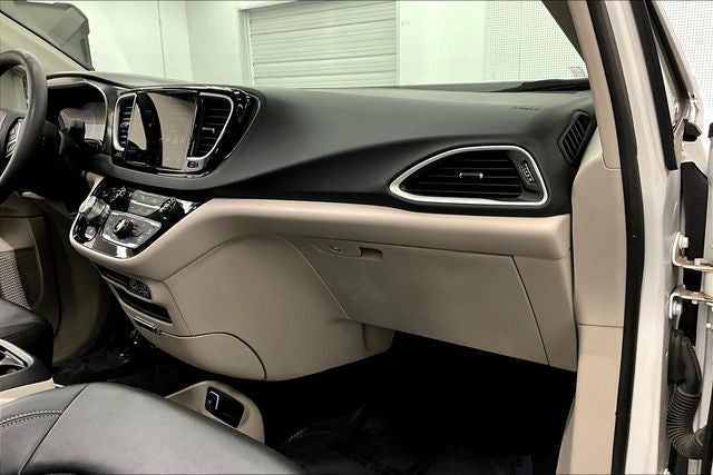 2024 Chrysler Pacifica Touring L Adaptive Cruise - Htd Seats - Remote Start