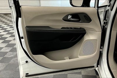 2024 Chrysler Pacifica Touring L Adaptive Cruise - Htd Seats - Remote Start