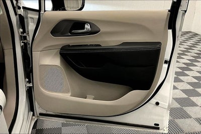 2024 Chrysler Pacifica Touring L Adaptive Cruise - Htd Seats - Remote Start