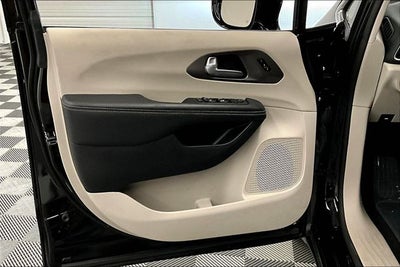 2024 Chrysler Pacifica Touring L Adaptive Cruise - Blind Spot Detection