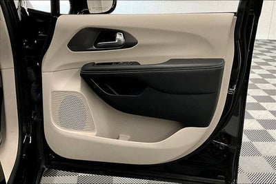 2024 Chrysler Pacifica Touring L Adaptive Cruise - Blind Spot Detection