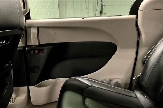 2024 Chrysler Pacifica Touring L Adaptive Cruise - Blind Spot Detection