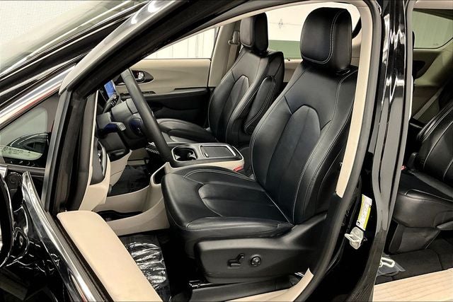 2024 Chrysler Pacifica Touring L Adaptive Cruise - Blind Spot Detection