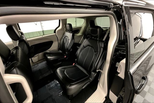 2024 Chrysler Pacifica Touring L Adaptive Cruise - Blind Spot Detection