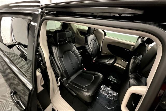 2024 Chrysler Pacifica Touring L Adaptive Cruise - Blind Spot Detection