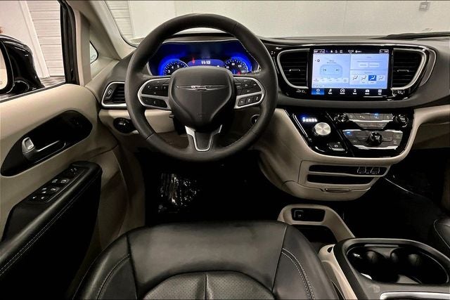 2024 Chrysler Pacifica Touring L Adaptive Cruise - Blind Spot Detection