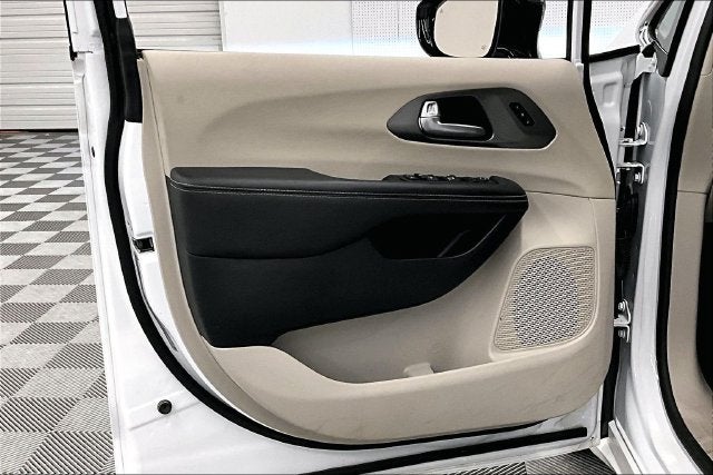 2024 Chrysler Pacifica Touring L Adaptive Cruise-Htd Seats-Remote Start