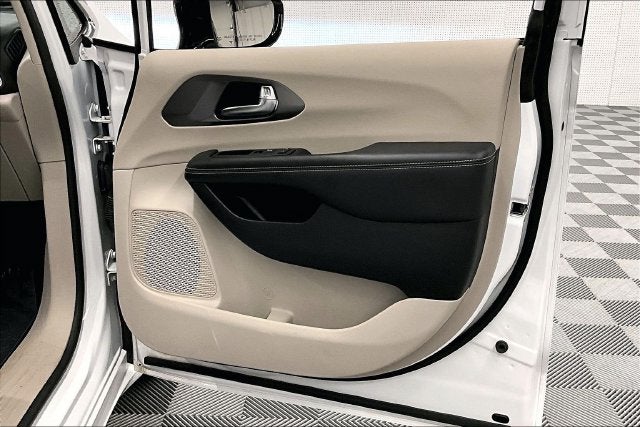 2024 Chrysler Pacifica Touring L Adaptive Cruise-Htd Seats-Remote Start