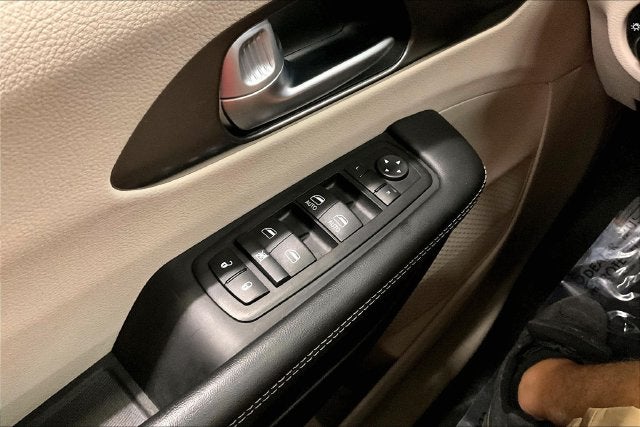 2024 Chrysler Pacifica Touring L Adaptive Cruise-Htd Seats-Remote Start