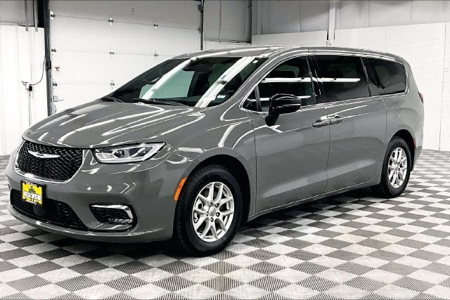 2025 Chrysler Pacifica Select Adaptive Cruise Control