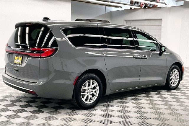 2025 Chrysler Pacifica Select Adaptive Cruise Control