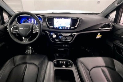 2025 Chrysler Pacifica Select Adaptive Cruise Control