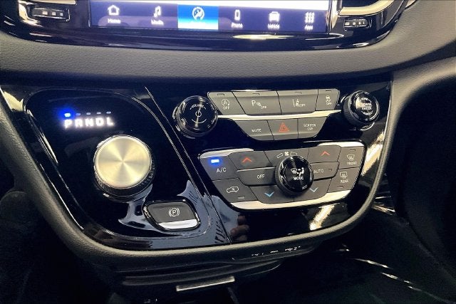 2025 Chrysler Pacifica Select Adaptive Cruise Control
